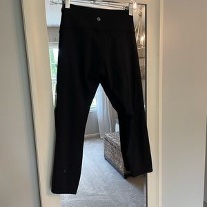 Lululemon cropped size 6